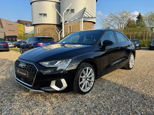 Audi A3 2.0 TDi *CARPLAY*SIEGE CHAUFF*XENON*LANE ASSIST*GARANTIE*