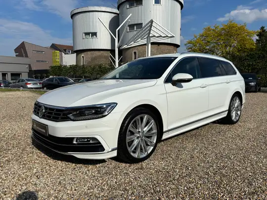 Volkswagen Passat 1.6 TDi *R Line*CARPLAY*SIEGE+VOLANT CHAUFF*GARANTIE*