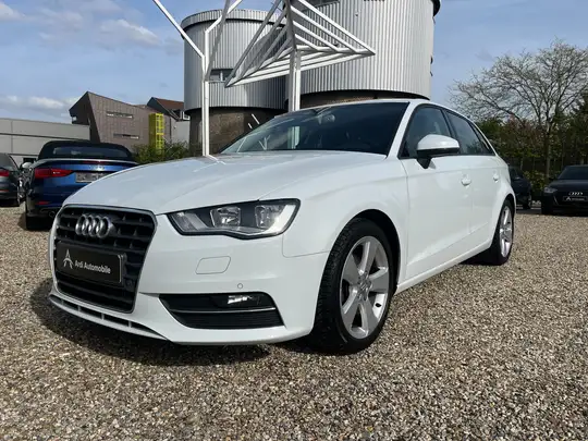 Audi A3 Sportback 1.6 TDi*GARANTIE*NAVI*CRUISE*SIEGE CHAUFFANT*CAPTEUR AV+AR*