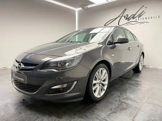 Opel Astra 1.7 CDTi *SIEGES CHAUFFANTS*GPS*GARANTIE 12 MOIS*